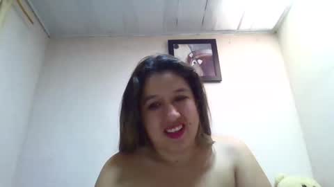 Snapshot of alahia_fox chatting on March 9, 5:06 pm alahia online show from March 9, 5:06 pm