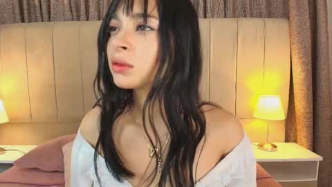 Snapshot of alahia_hank chatting on October 6, 6:04 pm alahia_hank online show from October 6, 6:04 pm
