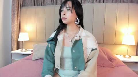Snapshot of alahia_hank chatting on October 9, 6:35 pm alahia_hank online show from October 9, 6:35 pm