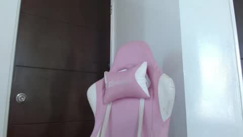 Snapshot of alahia_sweet_official chatting on October 14, 8:56 pm Alahia sweet official online show from October 14, 8:56 pm