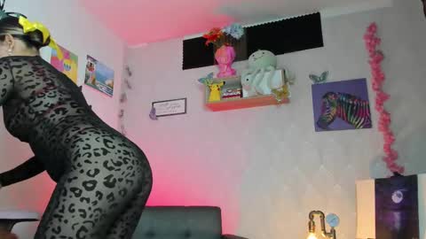 Snapshot of alaia_love77 chatting on October 3, 11:24 pm Alaia online show from October 3, 11:24 pm