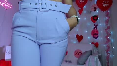 Snapshot of alaia_love77 chatting on February 15, 8:43 pm Alaia online show from February 15, 8:43 pm