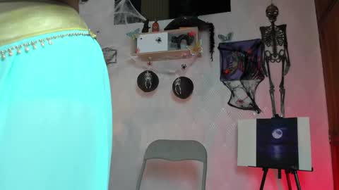 Snapshot of alaia_love77 chatting on October 18, 10:58 pm Alaia online show from October 18, 10:58 pm
