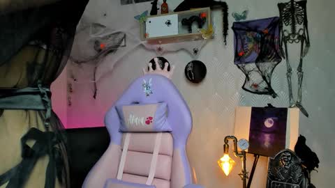 Snapshot of alaia_love77 chatting on October 15, 3:35 pm Alaia online show from October 15, 3:35 pm