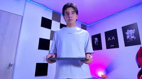 Alan Boy online show from March 26, 1:11 am