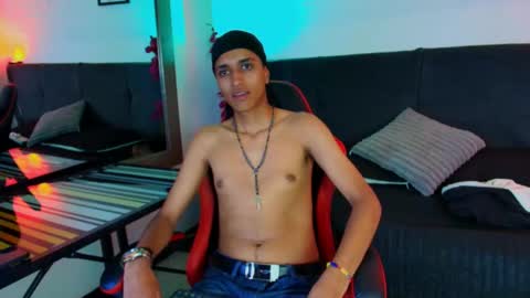 alan_colthon online show from April 24, 2:46 am