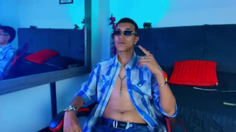 alan_colthon online show from May 16, 5:37 am