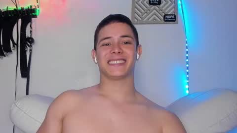 Snapshot of alan_hadid1 chatting on March 5, 10:54 pm Alan Hadid online show from March 5, 10:54 pm