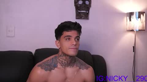 alan_morrys online show from November 28, 1:57 am