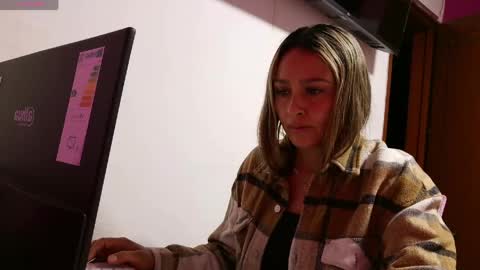 Alana online show from May 16, 3:25 am