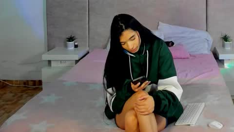             online show from October 12, 6:21 pm