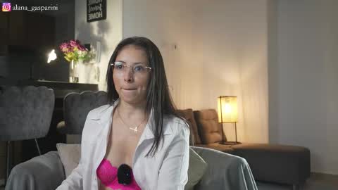 Alana Gasparini online show from November 30, 3:02 am