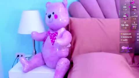 Snapshot of alana_glasses chatting on October 1, 12:04 pm Alana online show from October 1, 12:04 pm