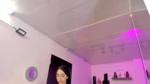 Maeve  online show from February 9, 11:25 am