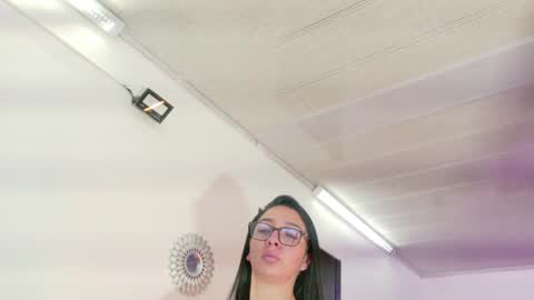 Maeve  online show from March 31, 10:37 am