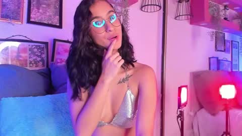 Alana online show from November 5, 1:46 pm