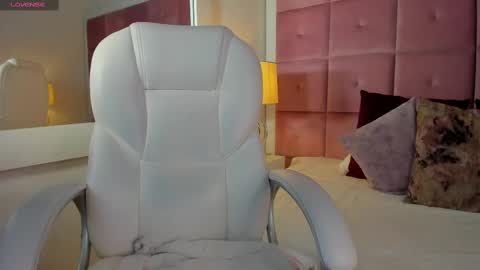 alanah_connors online show from October 4, 3:10 pm