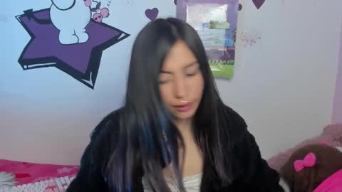 Snapshot of alanalois_ chatting on October 2, 3:27 am ALANA Please follow me online show from October 2, 3:27 am