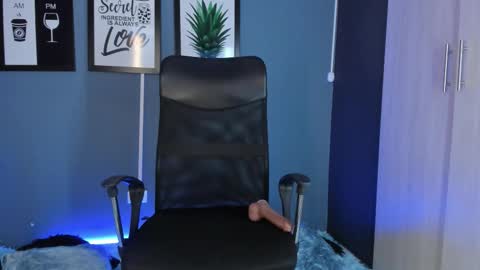 alanaortiz_ online show from February 25, 7:39 pm