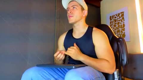 Alan Ferrer online show from May 25, 10:10 am
