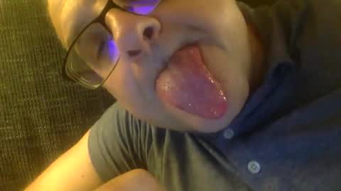 Snapshot of alankrieski1174 chatting on October 16, 3:50 am alankrieski1174 online show from October 16, 3:50 am