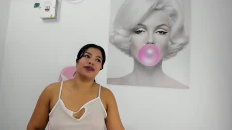 alannaht online show from May 19, 1:56 am