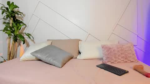 alannarouge online show from October 12, 12:53 pm