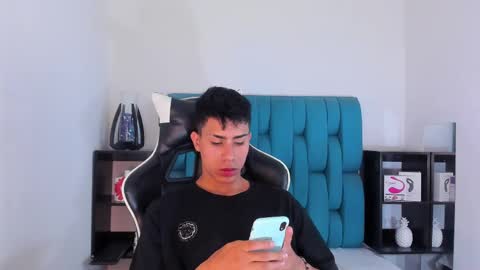 Snapshot of alannaughty_ chatting on February 15, 9:04 pm alannaughty_ online show from February 15, 9:04 pm