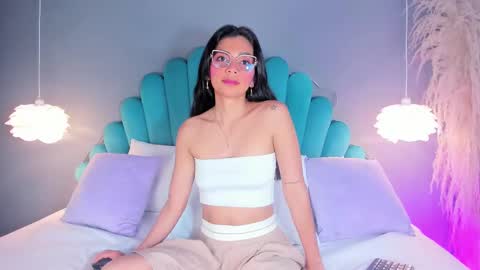 Alassia Hocthner online show from September 28, 5:33 pm