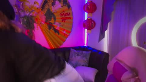 albaandthayron online show from October 25, 12:49 pm