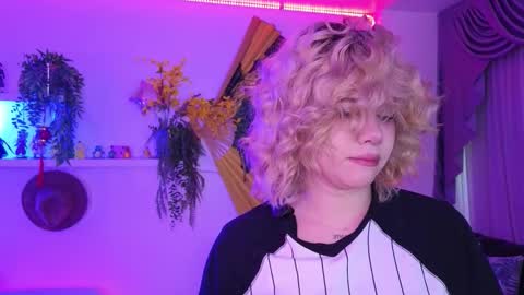 albaandthayron online show from March 28, 12:17 pm