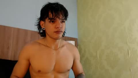 Snapshot of albertbernal69 chatting on February 26, 2:30 am Albert online show from February 26, 2:30 am