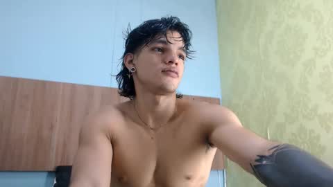 Snapshot of albertbernal69 chatting on February 25, 8:25 am Albert online show from February 25, 8:25 am