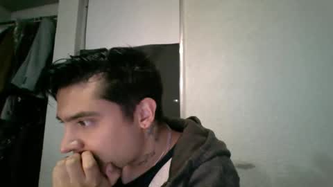 albertoarenas16 online show from May 26, 5:46 am