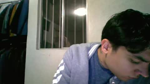 albertoarenas16 online show from April 12, 7:56 am