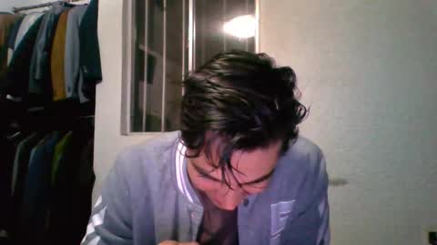 albertoarenas16 online show from April 11, 6:40 am