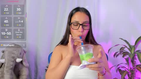 aleaa  online show from November 11, 1:19 am