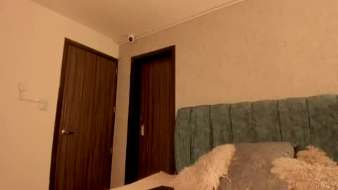 Aleera online show from March 31, 10:54 pm