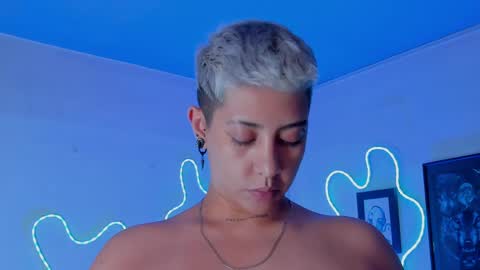 Alejandra online show from June 3, 4:15 am