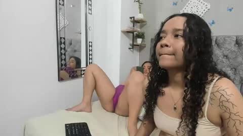 Snapshot of alejandra_evanss chatting on December 22, 5:55 am alejandra_evanss online show from December 22, 5:55 am