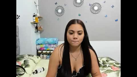 Snapshot of alejandra_evanss chatting on September 28, 2:31 am alejandra_evanss online show from September 28, 2:31 am