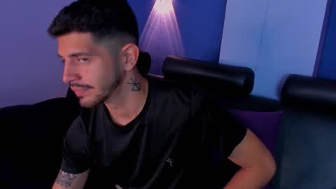Snapshot of alejandrostorm chatting on October 3, 9:23 pm Alejo online show from October 3, 9:23 pm