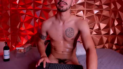 Snapshot of alejandrostorm chatting on March 7, 1:42 am Alejo online show from March 7, 1:42 am