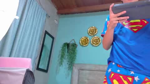 alejo_gray1 online show from June 5, 7:08 pm