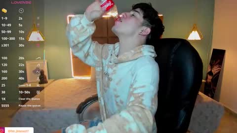 ALejoo Saenz online show from September 21, 3:32 am