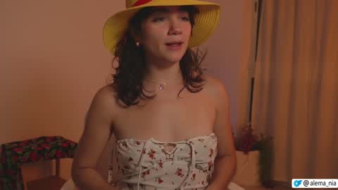 Snapshot of alemaniababe chatting on January 7, 2:42 am Ale online show from January 7, 2:42 am