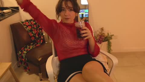 Snapshot of alemaniababe chatting on December 29, 2:27 am Ale online show from December 29, 2:27 am