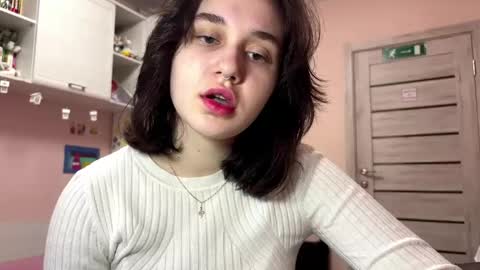 Nora online show from April 15, 3:26 pm