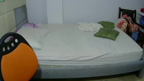 Alesia jones01 online show from June 4, 4:07 am