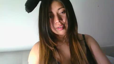 QUEEN OFF MILk  IM BACK  15 NOV online show from October 31, 12:22 am